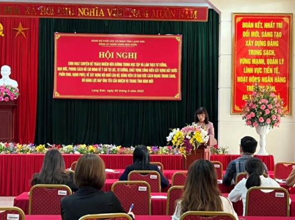Đồng chí Trương Thu Hòa – Bí thư Đảng ủy - Giám đốc Ngân hàng Nhà nước Chi nhánh tỉnh Lạng Sơn phát biểu chỉ đạo Hội nghị